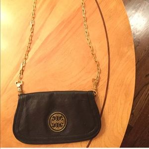 Tory Burch Amanda Crossbody Bag - Black Leather